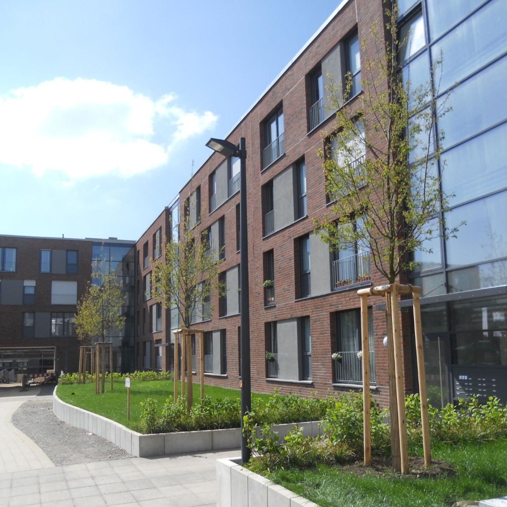 Bettina-von-Arnim-Straße 4 und Herzog-Carl-Straße 1